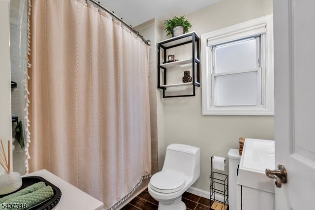 201 E Lincoln Ave, Roselle Park Boro, NJ 07204