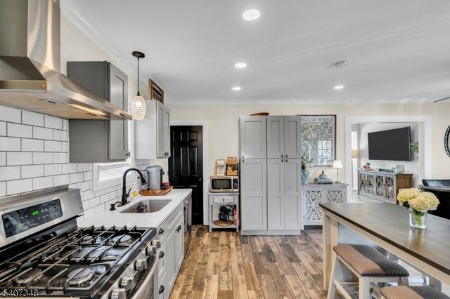 201 E Lincoln Ave, Roselle Park Boro, NJ 07204