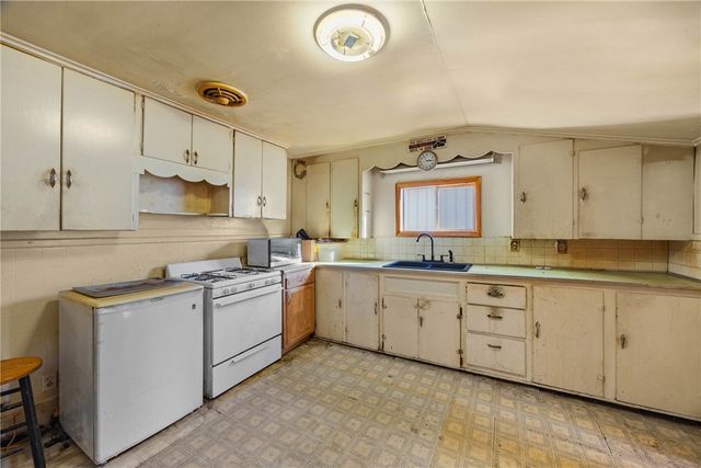 98 Canal Street, Lyons, NY 14489