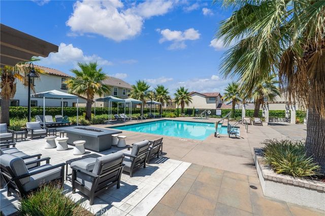 6992 Mallow Drive 4, Fontana, CA 92336