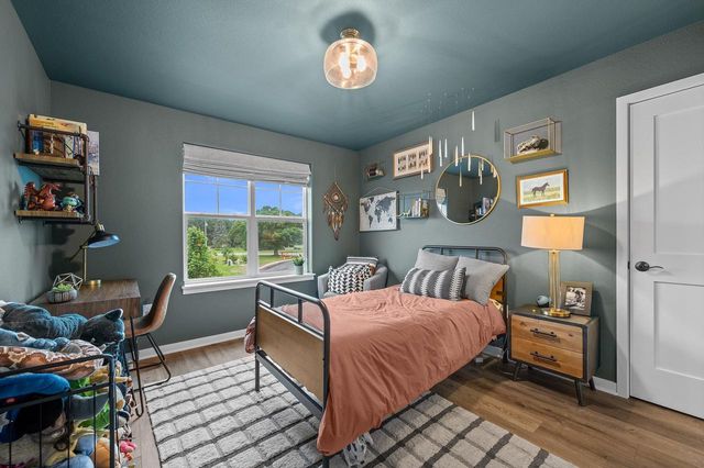 S54W25488 Pebble Brook COURT, Waukesha, WI 53189