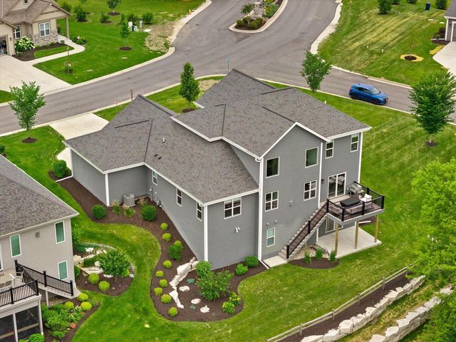 S54W25488 Pebble Brook COURT, Waukesha, WI 53189