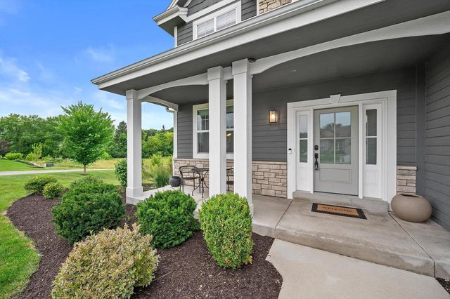 S54W25488 Pebble Brook COURT, Waukesha, WI 53189