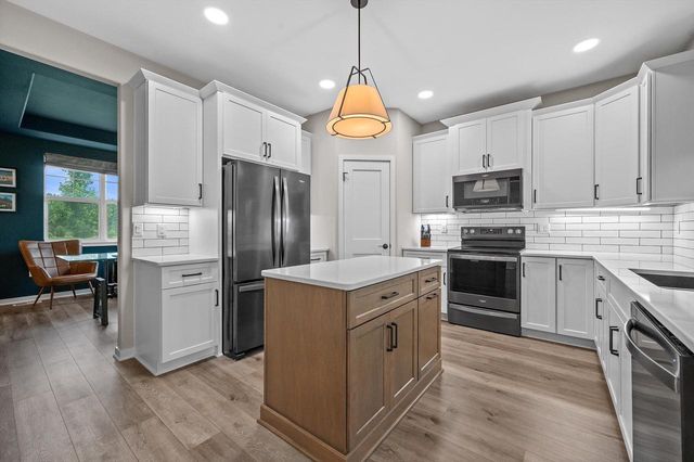 S54W25488 Pebble Brook COURT, Waukesha, WI 53189