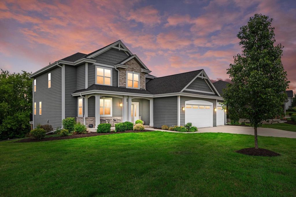 S54W25488 Pebble Brook COURT, Waukesha, WI 53189