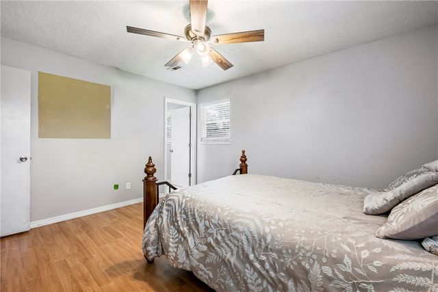 1004 SE 10th Street, Bentonville, AR 72712