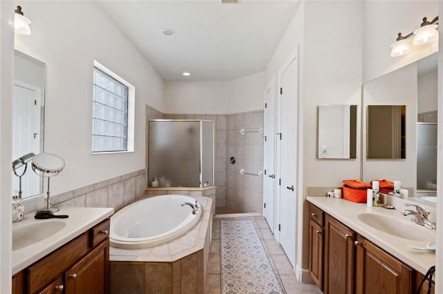 5204 GREENS DRIVE, Lady Lake, FL 32159