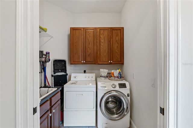 5204 GREENS DRIVE, Lady Lake, FL 32159