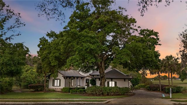 5204 GREENS DRIVE, Lady Lake, FL 32159