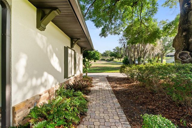 5204 GREENS DRIVE, Lady Lake, FL 32159