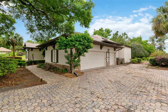 5204 GREENS DRIVE, Lady Lake, FL 32159