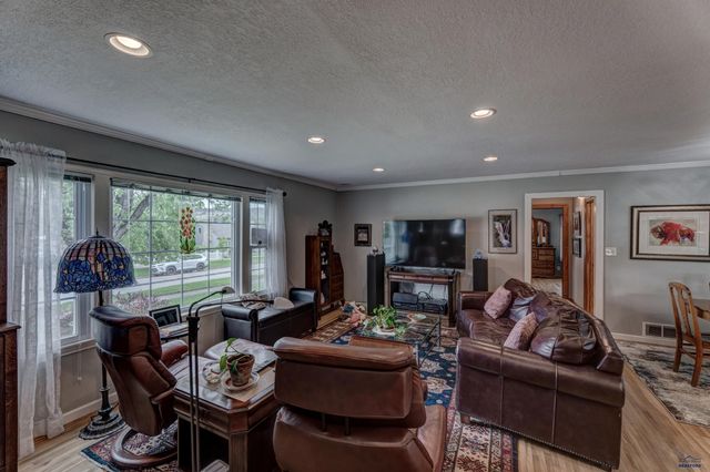 304 ST CHARLES, Rapid City, SD 57701