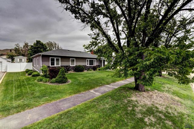 304 ST CHARLES, Rapid City, SD 57701