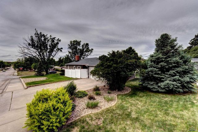 304 ST CHARLES, Rapid City, SD 57701