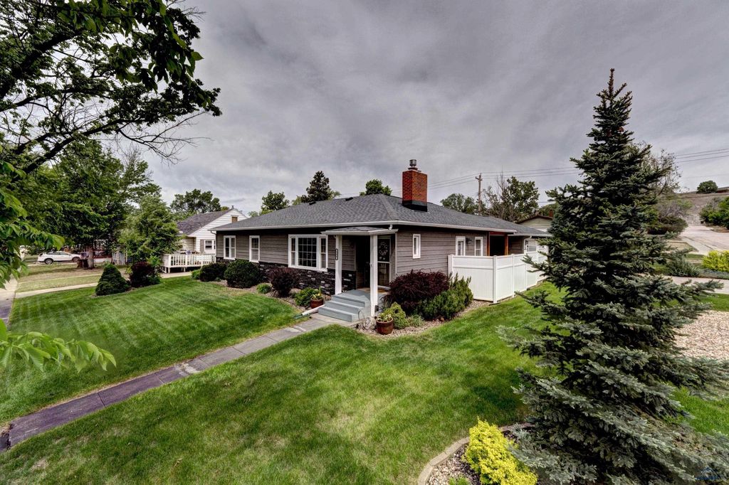 304 ST CHARLES, Rapid City, SD 57701