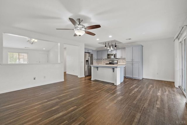 1356 Castoro Way, Hanford, CA 93230