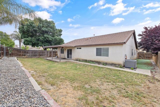 1356 Castoro Way, Hanford, CA 93230