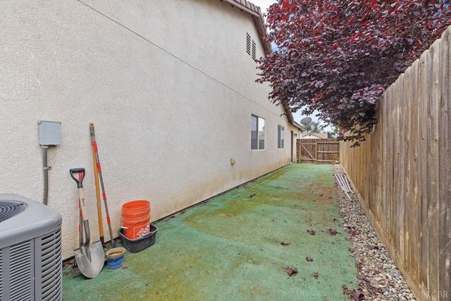 1356 Castoro Way, Hanford, CA 93230