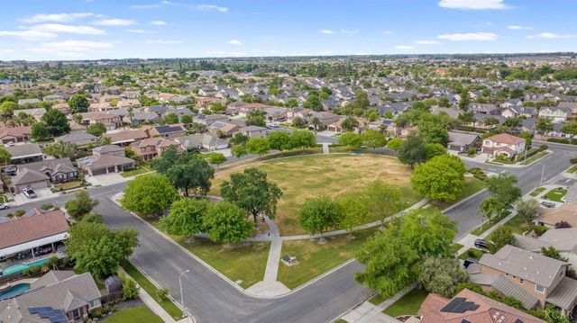 1356 Castoro Way, Hanford, CA 93230