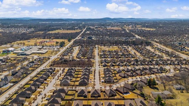 3527 Weir Road, Fayetteville, AR 72704