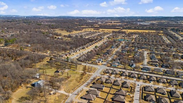 3527 Weir Road, Fayetteville, AR 72704