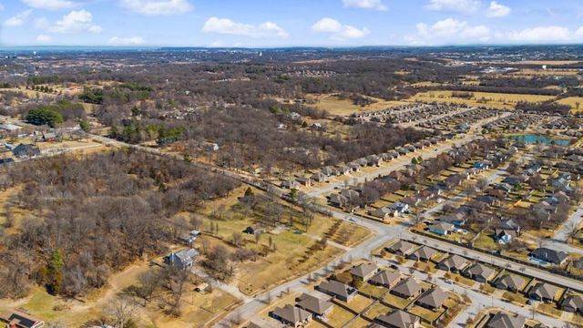 3527 Weir Road, Fayetteville, AR 72704