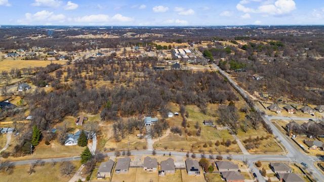 3527 Weir Road, Fayetteville, AR 72704
