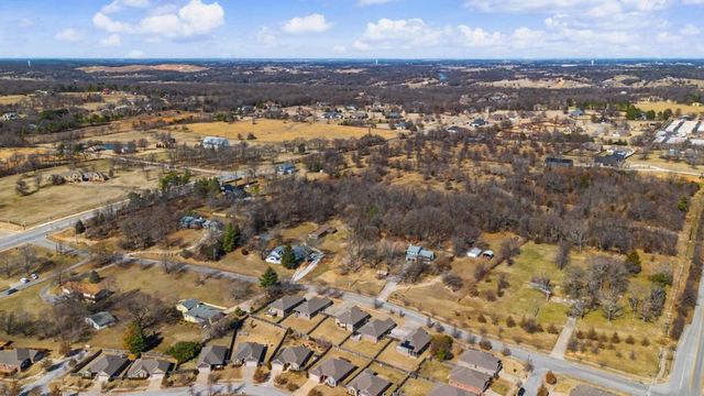 3527 Weir Road, Fayetteville, AR 72704