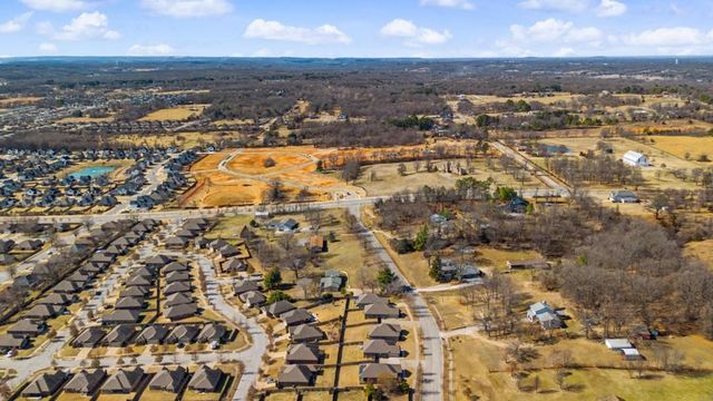 3527 Weir Road, Fayetteville, AR 72704