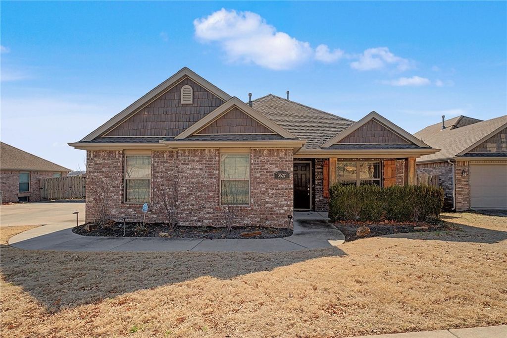 3527 Weir Road, Fayetteville, AR 72704