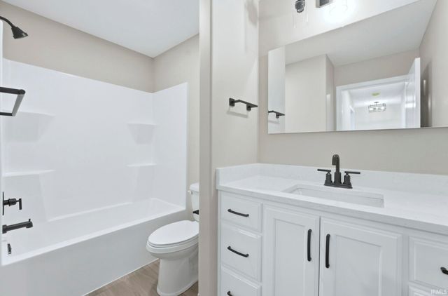 1027 Midnight Chase Grove, Fort Wayne, IN 46845