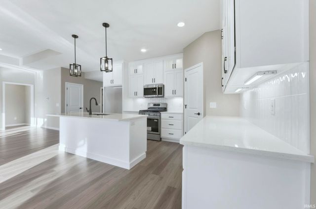 1027 Midnight Chase Grove, Fort Wayne, IN 46845