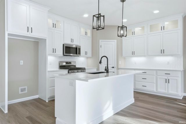 1027 Midnight Chase Grove, Fort Wayne, IN 46845