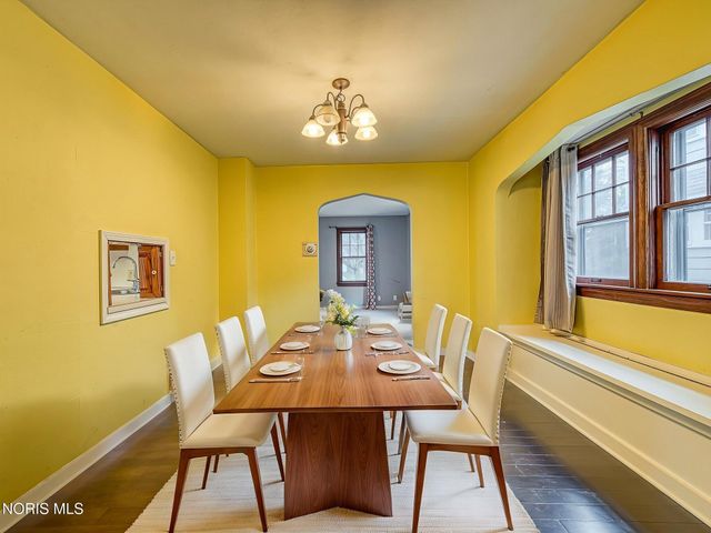 2713 Goddard Road, Toledo, OH 43606