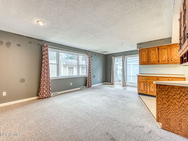 2713 Goddard Road, Toledo, OH 43606