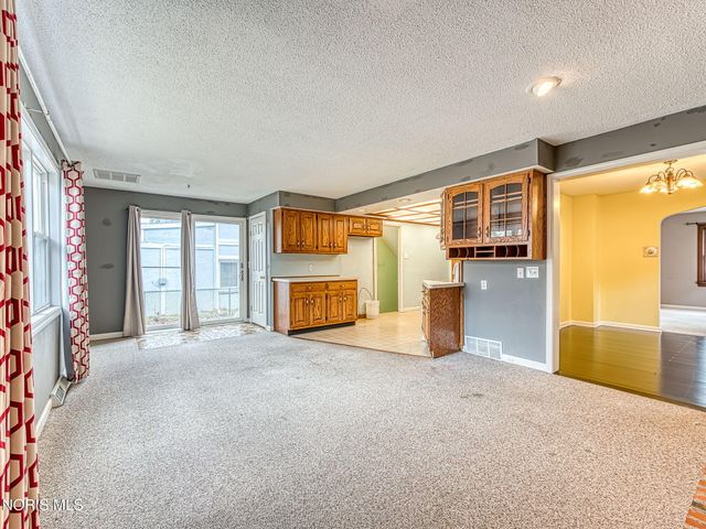 2713 Goddard Road, Toledo, OH 43606