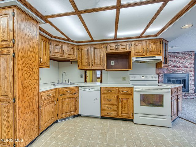 2713 Goddard Road, Toledo, OH 43606