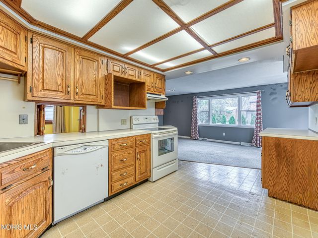 2713 Goddard Road, Toledo, OH 43606