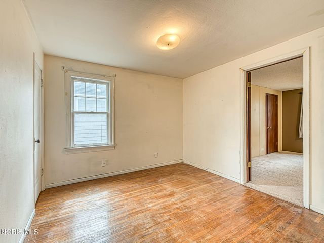 2713 Goddard Road, Toledo, OH 43606