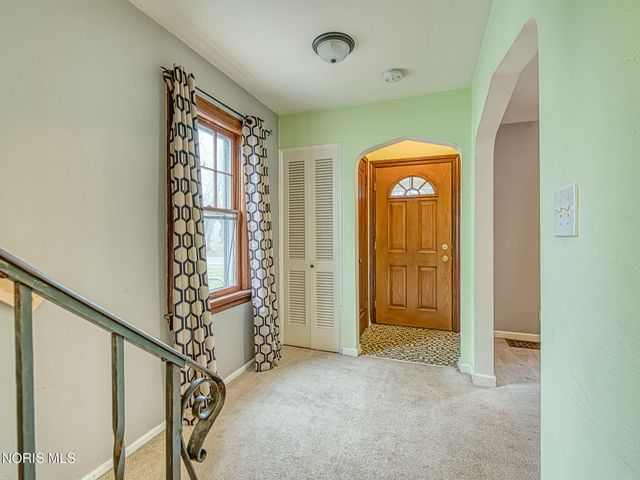 2713 Goddard Road, Toledo, OH 43606