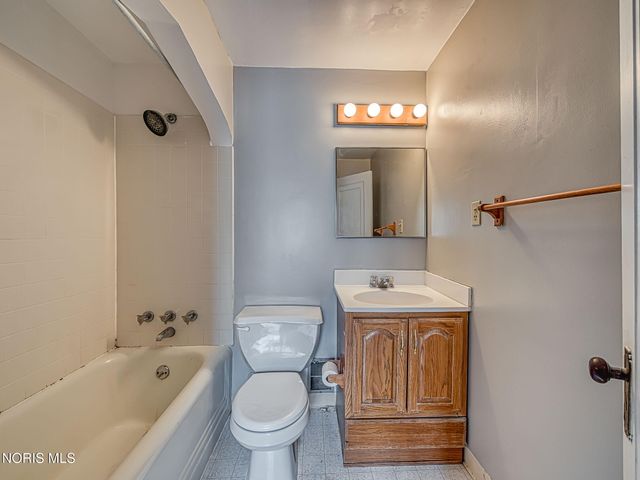 2713 Goddard Road, Toledo, OH 43606