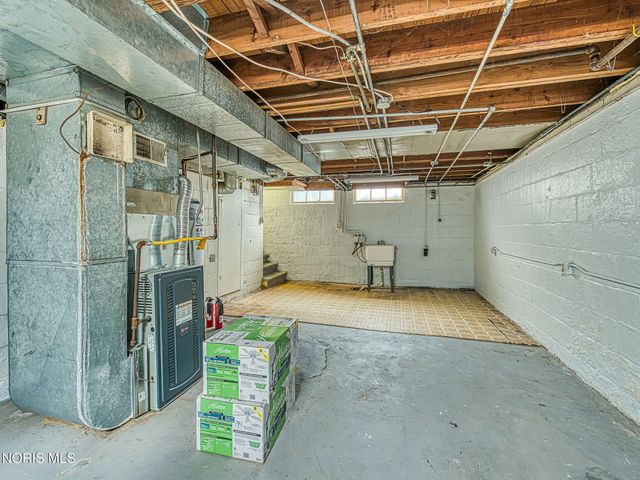 2713 Goddard Road, Toledo, OH 43606