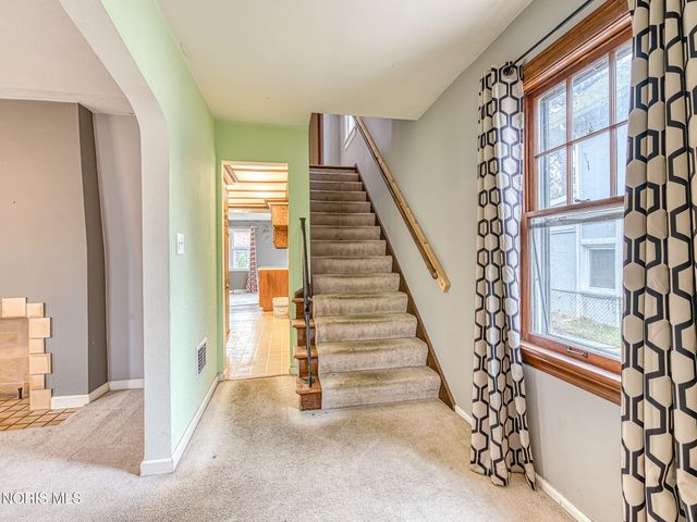 2713 Goddard Road, Toledo, OH 43606