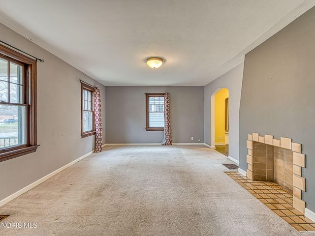 2713 Goddard Road, Toledo, OH 43606