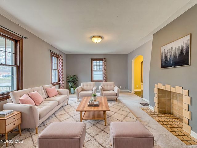 2713 Goddard Road, Toledo, OH 43606