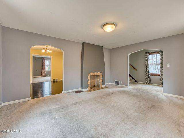 2713 Goddard Road, Toledo, OH 43606