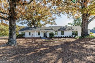 1412 Old Bishop Road, Bishop, GA 30621