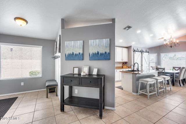 7435 W TRAILS Drive, Glendale, AZ 85308