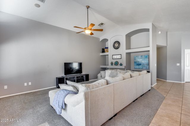 7435 W TRAILS Drive, Glendale, AZ 85308