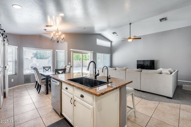 7435 W TRAILS Drive, Glendale, AZ 85308